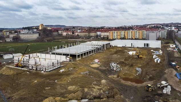 W miejscu stadionu Ruchu Radzionków trwa budowa centrum handlowego. Fot. Daniel Lekszycki