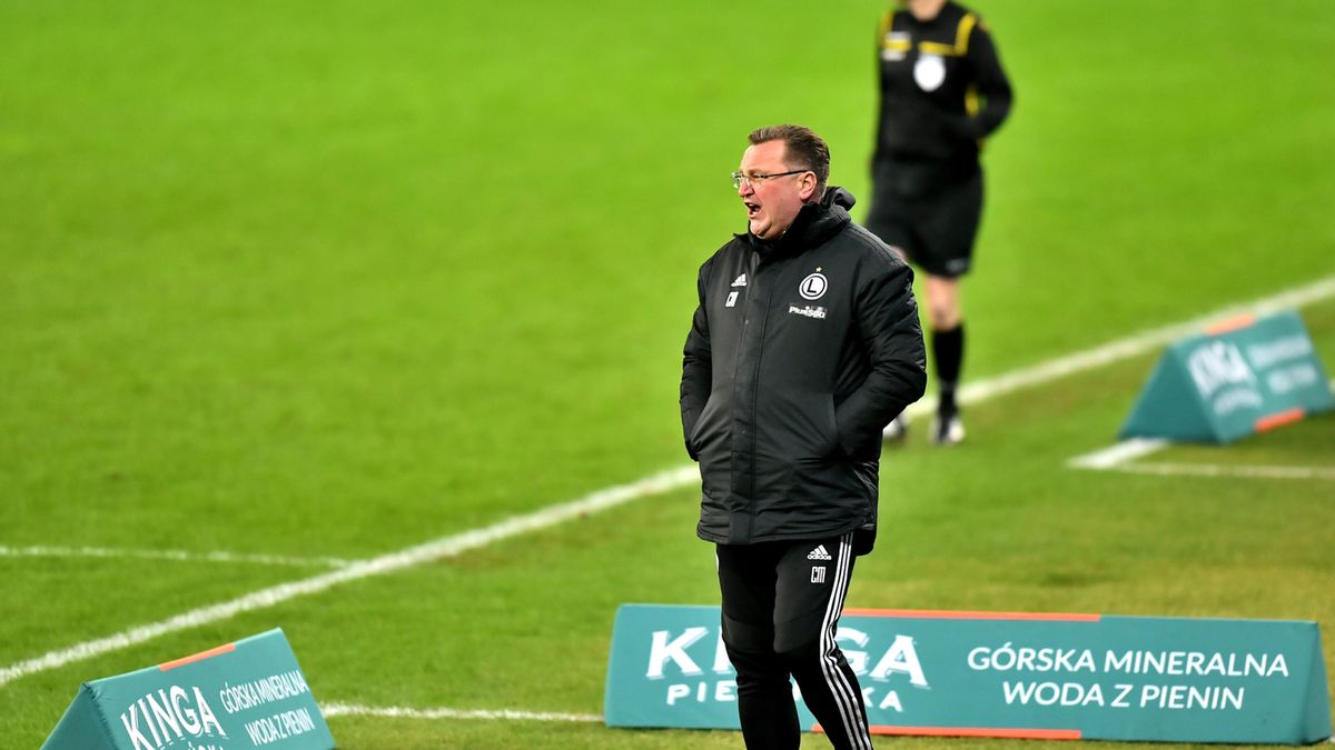 PAP / Maciej Kulczyński / Na zdjęciu: Czesław Michniewicz podczas meczu Legii we Wrocławiu