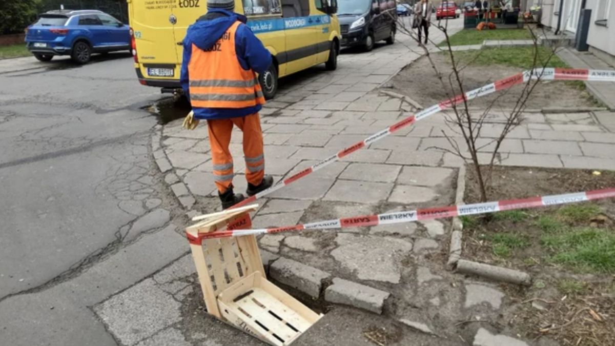 W Łodzi grasuje złodziej pokryw studzienek i kratek ściekowych