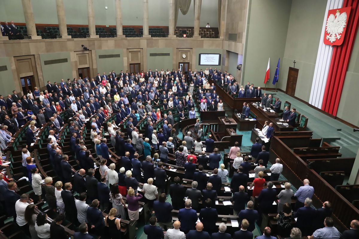 Wieczór w Sejmie pod znakiem głosowań. Przyjęto nowelizację ws. zaostrzenia kar za pedofilię