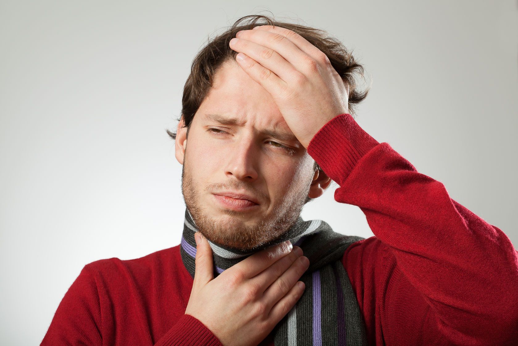 Drapie, swędzi, boli.. są różne objawy bolącego gardła. Co przyniesie nam ulgę?