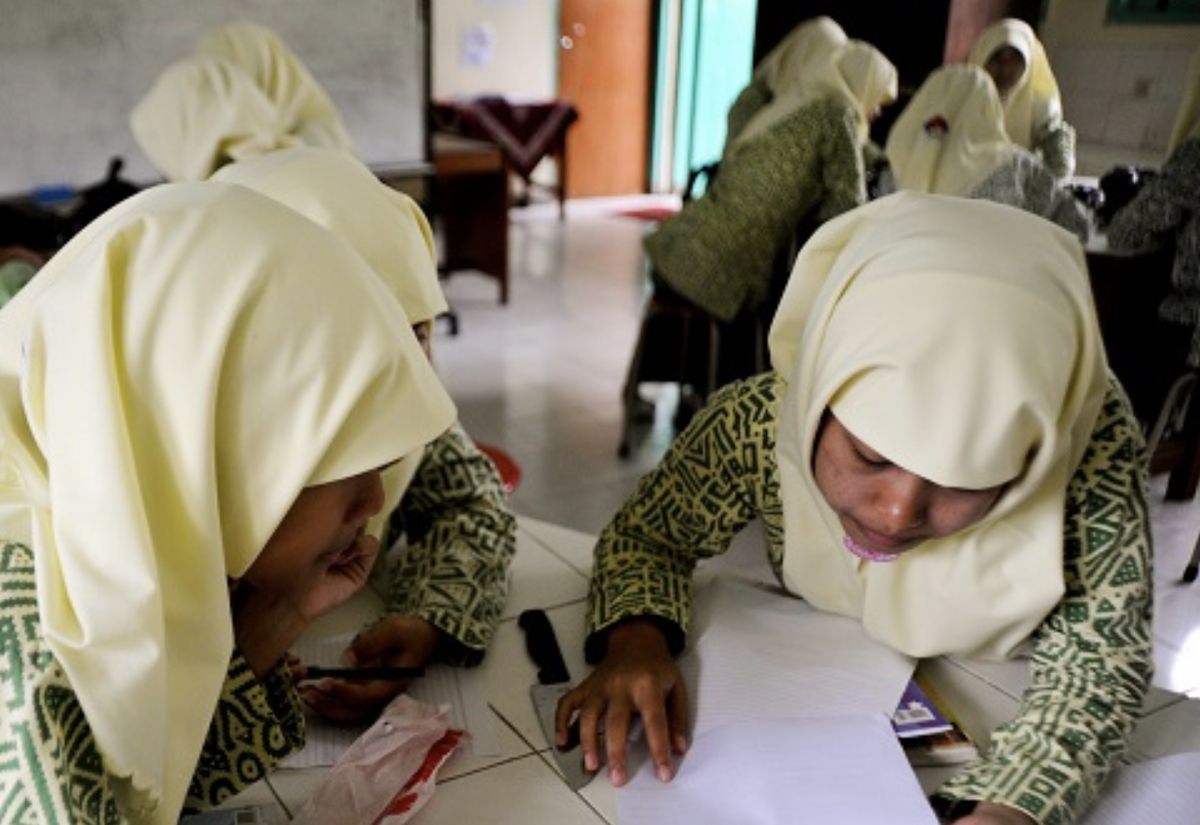 Indonezyjskie szkoły religijne z internatem to jedyna szansa na edukacje dla wielu dzieci, tymczasem to właśnie tam najczęściej dochodzi do nieprawidłowoiści 