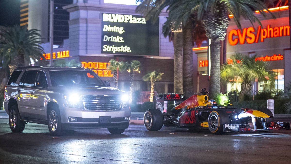 bolid F1 na ulicach Las Vegas