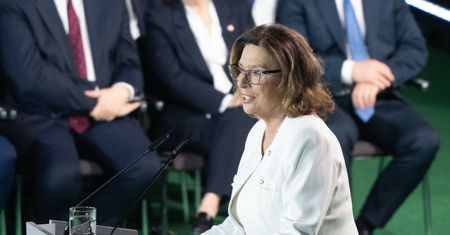 Seria wpadek Kidawy-Błońskiej. Kpią kabareciarze