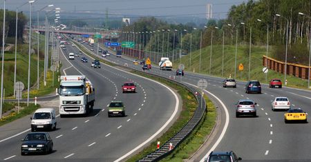 Polacy wyjeżdżają na majówkę. Policja wyjeżdża na drogi