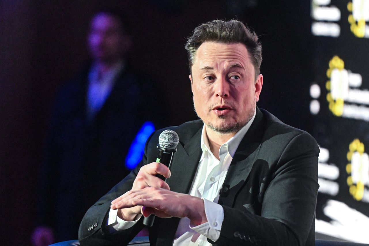 Elon Musk is suing companies that withdrew advertisements after the Twitter takeover