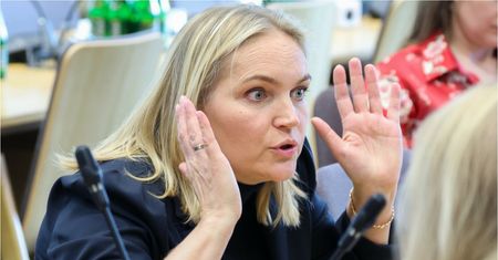Dominika Chorosińska przerywa milczenie i "daje głos" po aferze ze SZCZEKANIEM w Sejmie! Nie zamierza posypywać głowy popiołem...