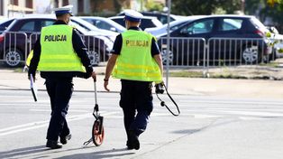 Zachodniopomorskie: Dachował autem i uciekł w las. Wpadł w ręce kamieńskich policjantów