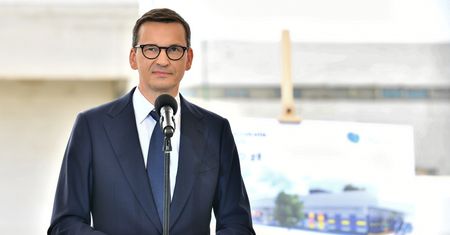 Premier o "recepcie" Tuska i Balcerowicza. "Bieda, chaos, bezrobocie"