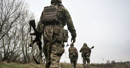 Ukraińscy żołnierze poddali się do niewoli. Rosjanie ich zabili
