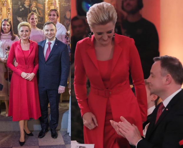 Świąteczna Agata Duda w czerwieni kolęduje z małżonkiem (FOTO)