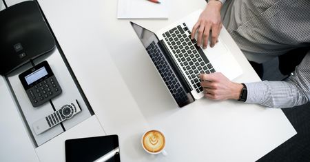 Przewaga konkurencyjna dzięki AI - jak wykorzystać sztuczną inteligencję w biznesie