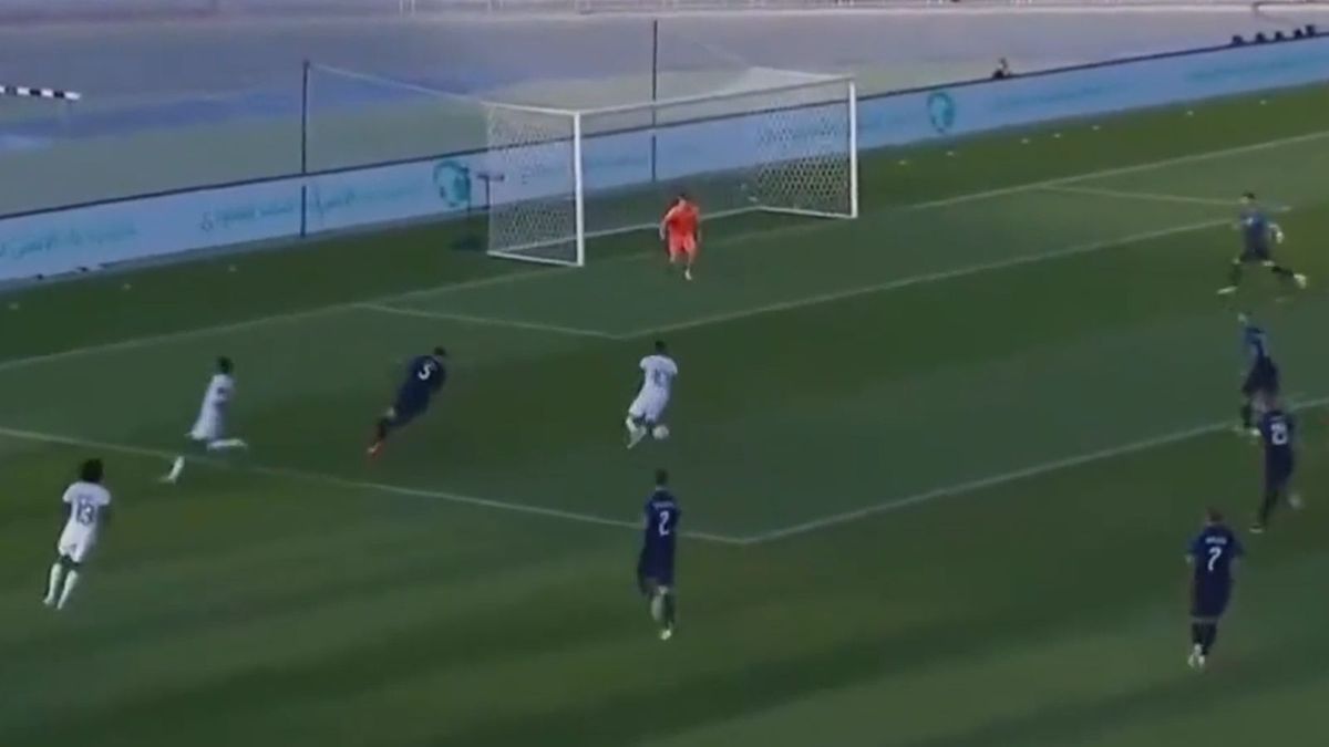 Twitter / Arabia Saudyjska zaprezentowała kombinacyjny futbol