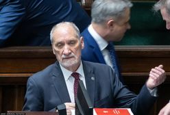 Macierewicz wyprowadzony z równowagi. "Niech pan zapyta o Tuska"