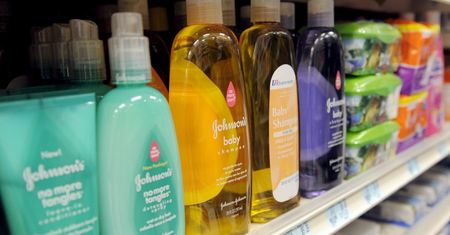Johnson & Johnson kupi producenta szamponów za 3,3 miliarda dolarów