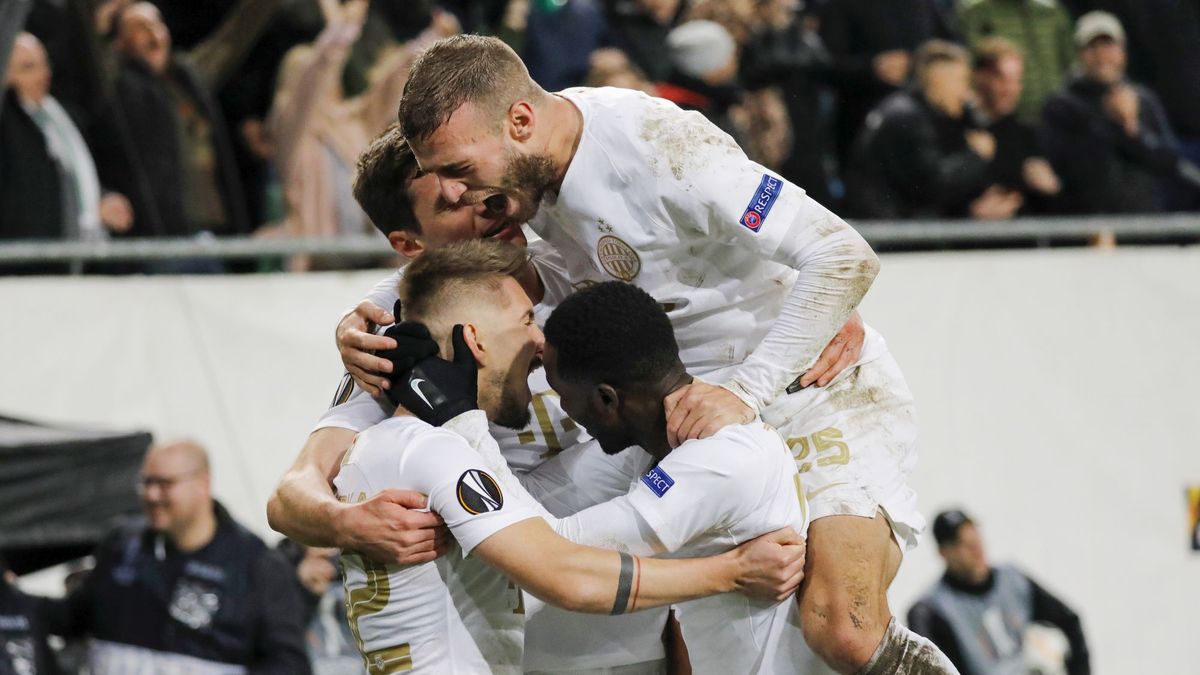 Zdjęcie okładkowe artykułu: Getty Images / Laszlo Szirtesi / Na zdjęciu: piłkarze Ferencvarosi TC