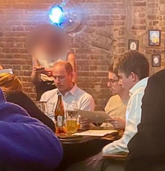 Dziennikarz przyuważył księcia Williama