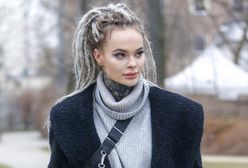 Monika Miller w zmysłowej pozie na łóżku. Chwali się "nowym dzieckiem"