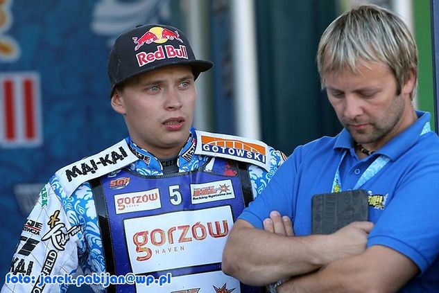 - Motocykle stoją gotowe i gdy Emil zjawi się w Polsce, będzie mógł na nie wsiadać i zaczynać treningi - zapowiada Suskiewicz
