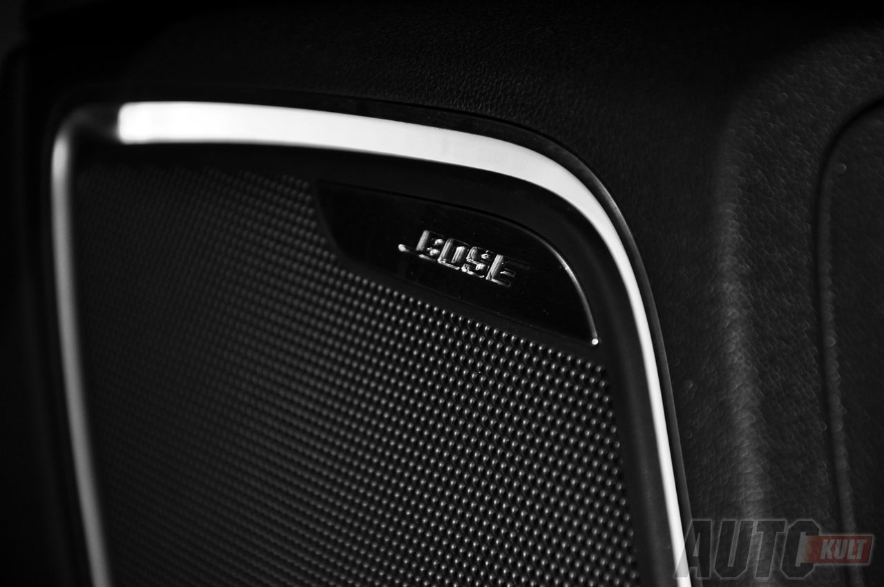Audi A1 Sportback Ambition S-Line wnętrze interior Bose