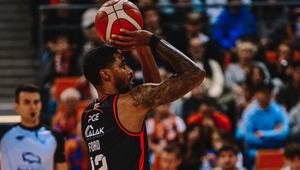 Odbili się od dna. Teraz budują serię