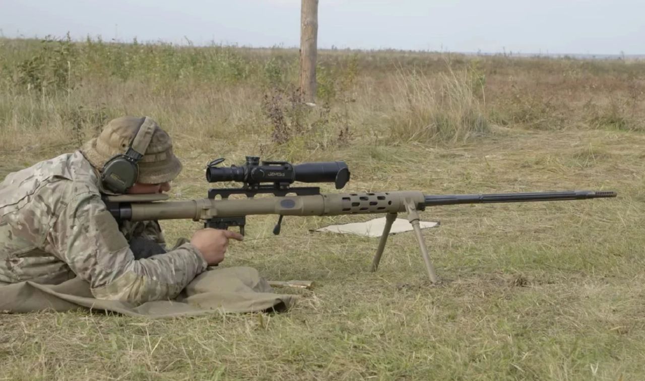 Ukrainian sniper sets new World Record