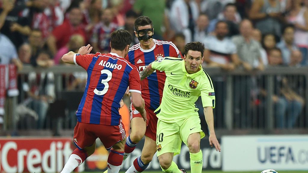 Zdjęcie okładkowe artykułu: Getty Images /  Team 2 Sportphoto/ullstein bild  / Na zdjęciu: Xabi Alonso, Robert Lewandowski i Leo Messi
