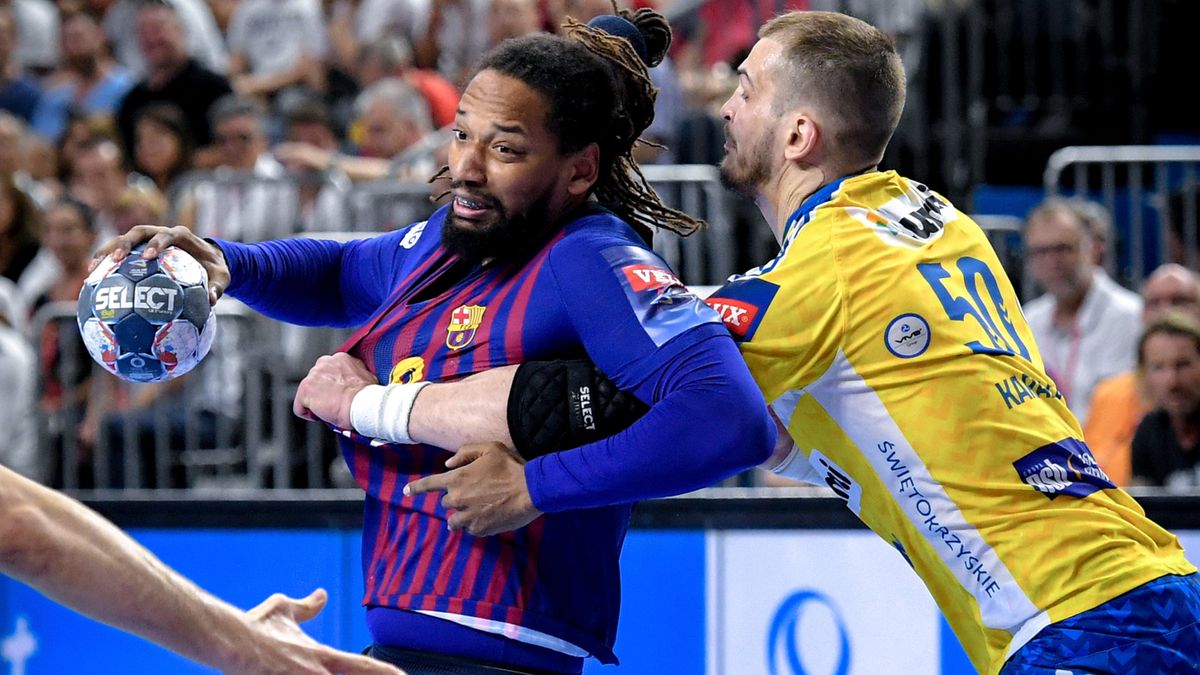 PAP/EPA / SASCHA STEINBACH / Na zdjęciu: Brito Duarte (z lewej) oraz Artsem Karalek (z prawej)