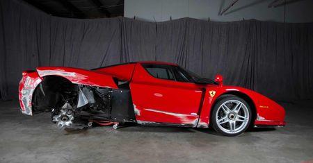 Rozbite Ferrari Enzo na sprzedaż za 376 tys. dol