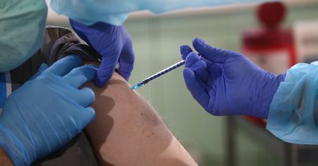Włochy. Medycy nie chcą się zaszczepić. Zostaną dotkliwie ukarani