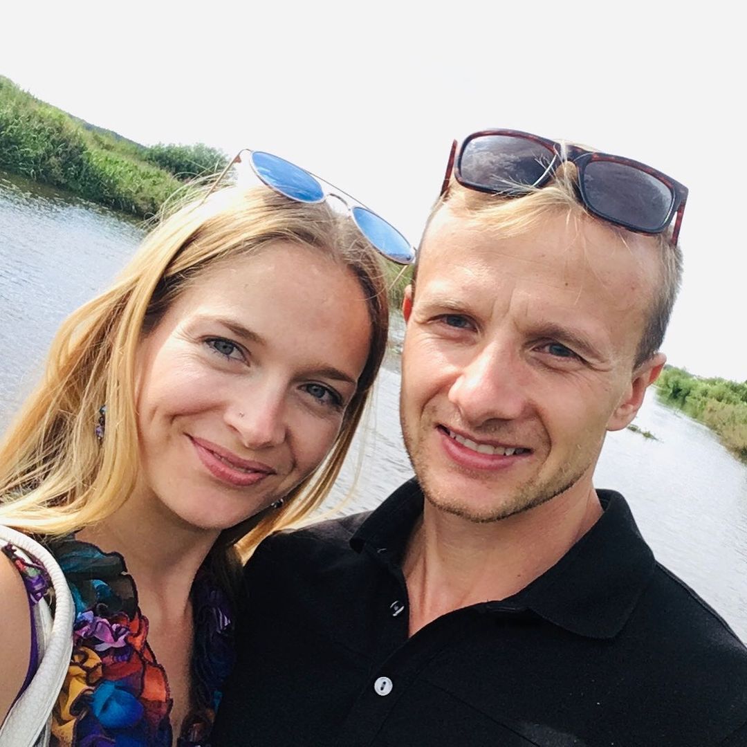 Marta Paszkin z "Rolnik szuka żony" delektuje się kisielem