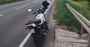 Pijany ojciec przewoził na motorowerze 9-letnią córkę.Grozi mu do trzech lat więzienia