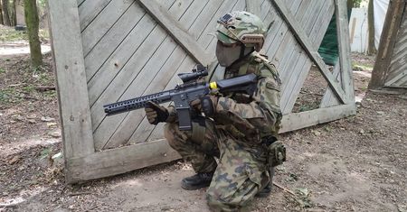 W jakim wieku wypada dać dziecku broń airsoftową?