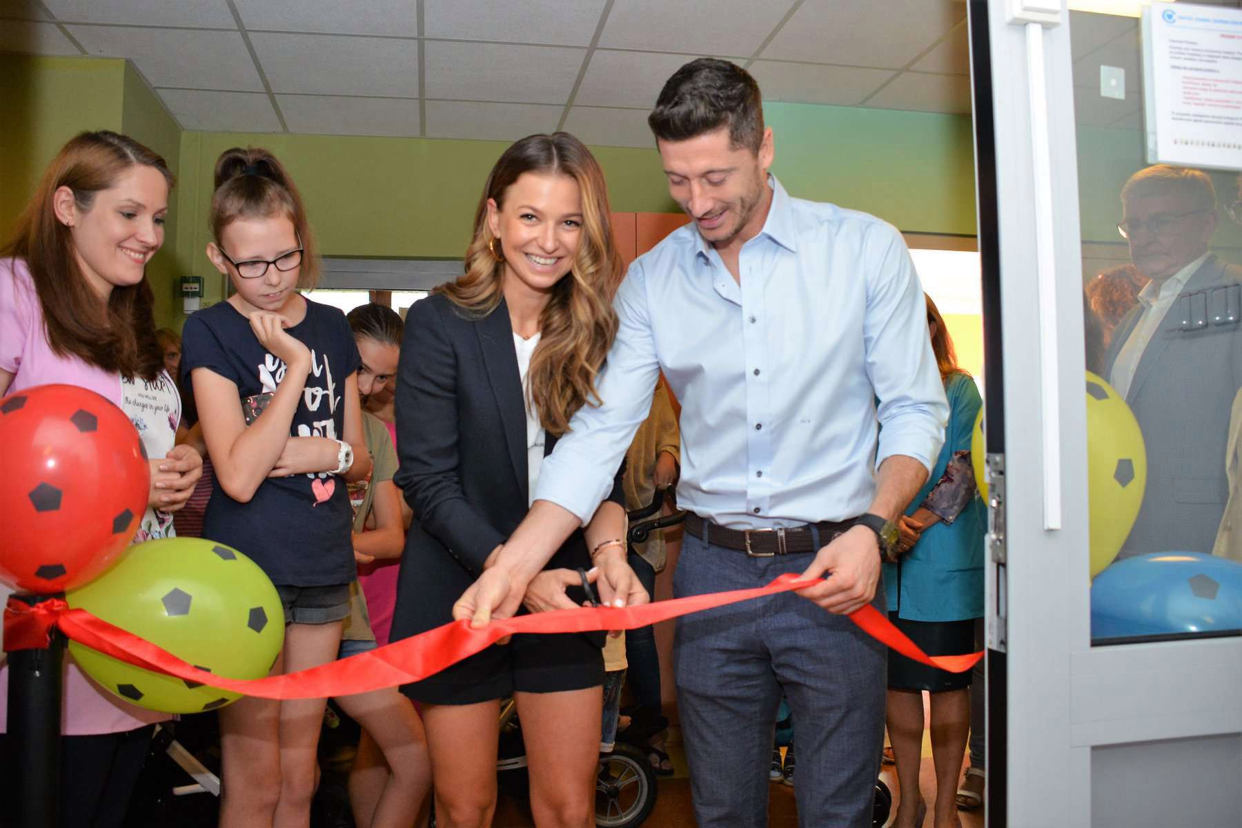 Anna i Robert Lewandowscy przekazali ponad pół miliona złotych na Centrum Zdrowia Dziecka
