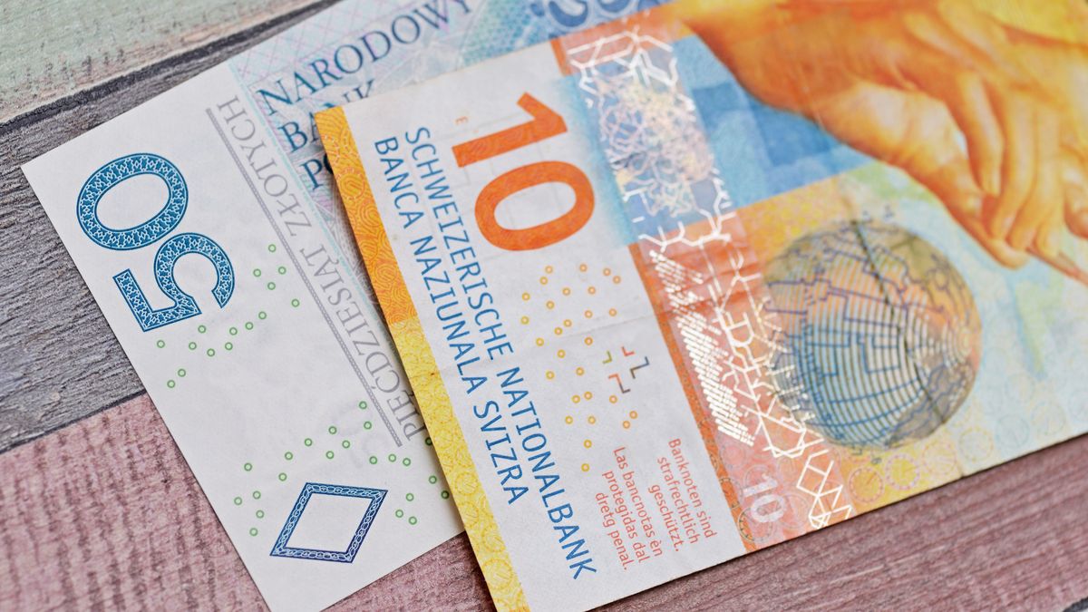 Frankowicz powinien mieć w umowie zrozumiałą i obiektywną metodę ustalania wartości waluty - pisze "Rz" 