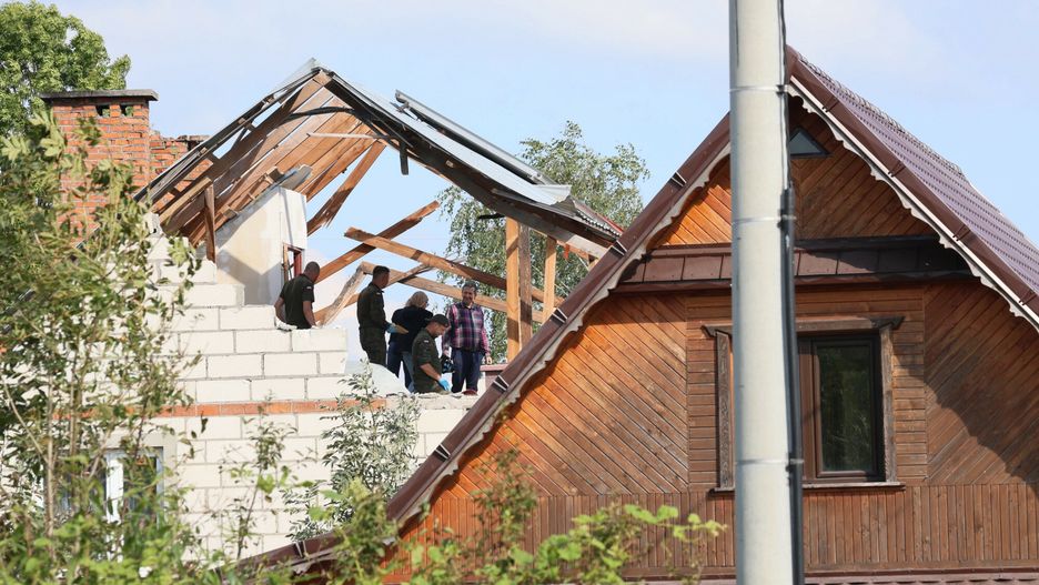 Rosyjskie drony nad Polsk?
Fot. Wojciech Olkusnik/East News, Wyryki (woj. lubelskie) 10.09.2025. Jeden z rosyjskich dronow, ktore ostatniej nocy naruszyly polska przestrzen powietrzna uderzyl w budynek mieszkalny we wsi Wyryki. Nikt nie zostal poszkodowany w wyniku zdarzenia. N/z: uszkodzony dom.
Wojciech Olkusnik