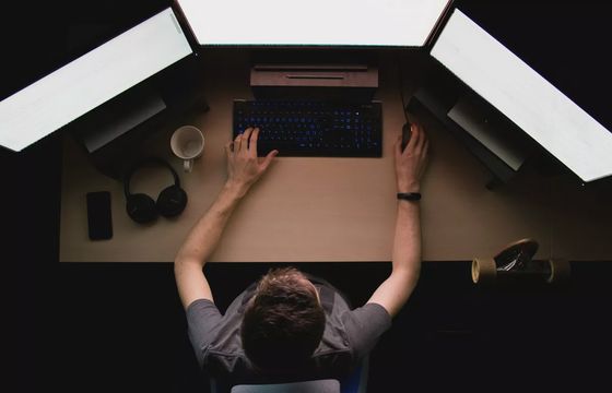 Trzaskowski zwolnił go za hejt. Właśnie został wiceszefem marketingu w państwowej spółce