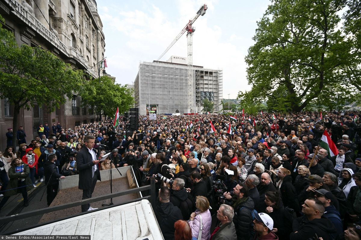 węgry, protest, viktor orban Tysiące Węgrów wyszło na ulice Debreczyna. Nowy lider wyprze Orbana?