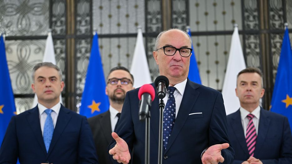 Dariusz Wieczorek, W�odzimierz Czarzasty, Krzysztof Gawkowski, Marcin Kulasek
Warszawa, 19.12.2024. Minister nauki i szkolnictwa wy�szego Dariusz Wieczorek (P), wicemarsza�ek Sejmu W�odzimierz Czarzasty, (2P), wicepremier, minister cyfryzacji Krzysztof Gawkowski (L) i wiceminister aktyw�w pa�stwowych Marcin Kulasek (2L) podczas konferencji prasowej na korytarzu Sejmu w Warszawie, 19 bm. Dariusz Wieczorek z�o�y� rezygnacj� z funkcji ministra nauki i szkolnictwa wy�szego. (ad) PAP/Przemys�aw Pi�tkowski
Przemys�aw Pi�tkowski
X kadencja, 10, 10., Dziesi�ta, kadencji, konferencja prasowa, PiS, polityk polityka, Polityka, posiedzenie, Posiedzenie Sejmu, pos�owie, sejm, Sejm RP, sejmu, dymisja