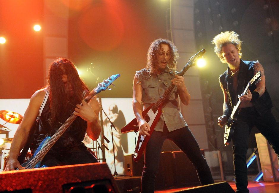 Robert Trujillo, Kirk Hammett i James Hatfield z zespołu Metallica w 2008 roku