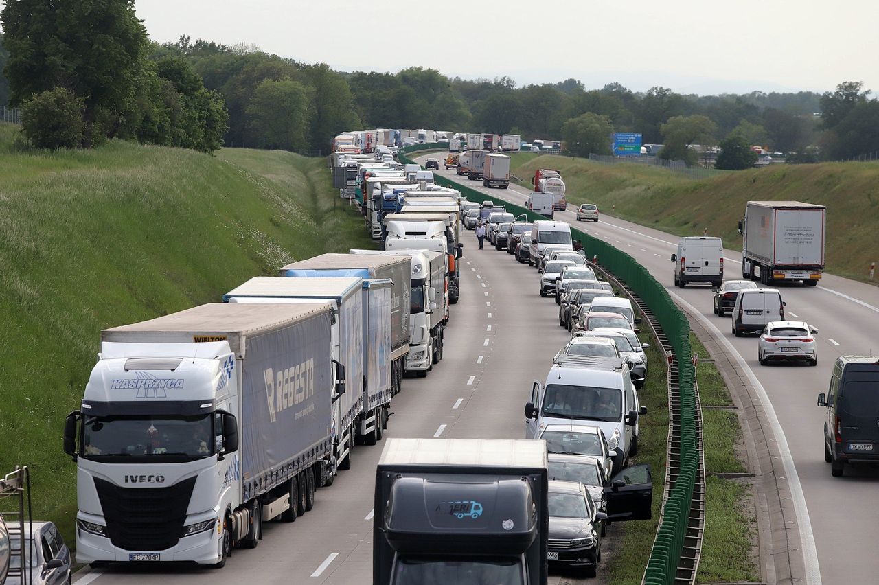 Wielogodzinne utrudnienia na autostradzie A4. Omijajcie to miejsce. Korki w kierunku Wrocławia tworzą się od samego rana