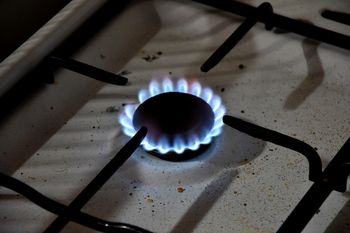 Używasz kuchenki gazowej? Nie wiesz, na co się narażasz