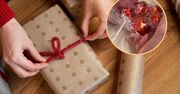 Wystarczą słodycze, folia i sznurek. Wyczarujesz niezwykłe dekoracje na święta