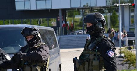 Zarobili 157 mln zł na nielegalnych salonach gier. Policja rozbiła gang