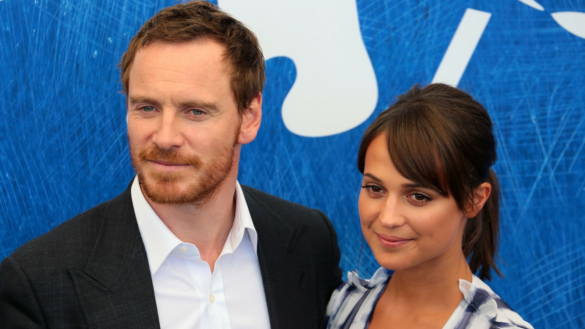 Michael Fassbender i Alicia Vikander