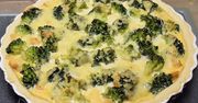 Prosty przepis na tartę z brokułami i cukinią. Danie gotowe w 40 minut