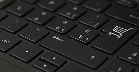Mogą cię okraść w twoim domu. Uważaj na nowy typ oszustów internetowych