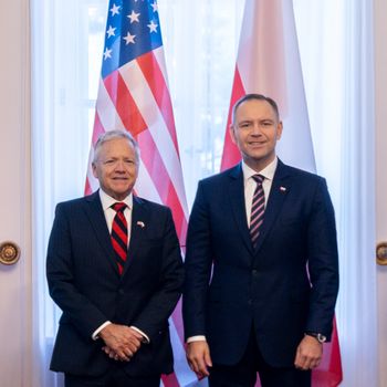 Ambasador USA składa życzenia Polakom. "Ameryka oddaje hołd"