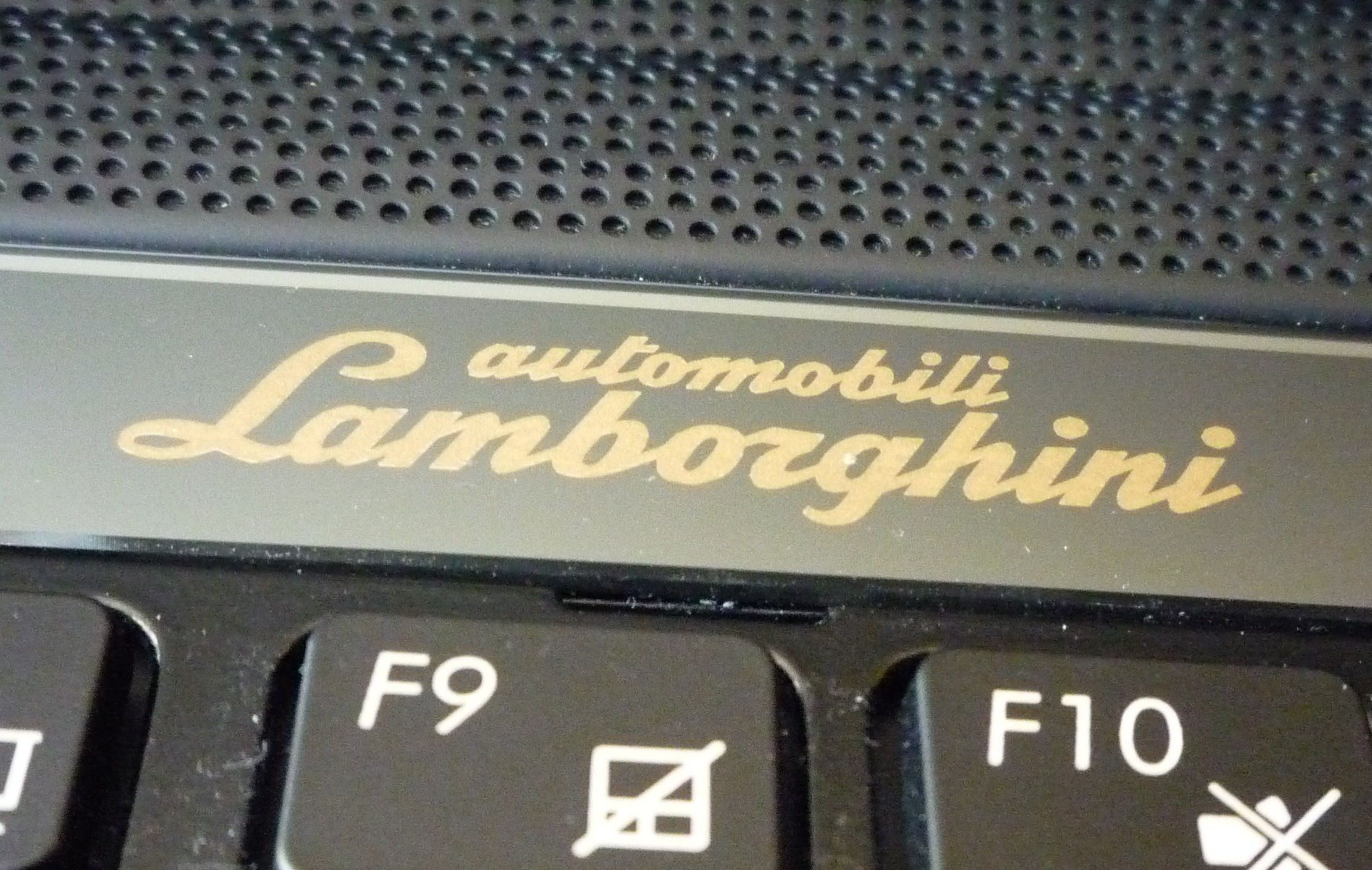 Asus Lamborghini VX7 - luksusowa bestia [pierwsze wrażenia] 6