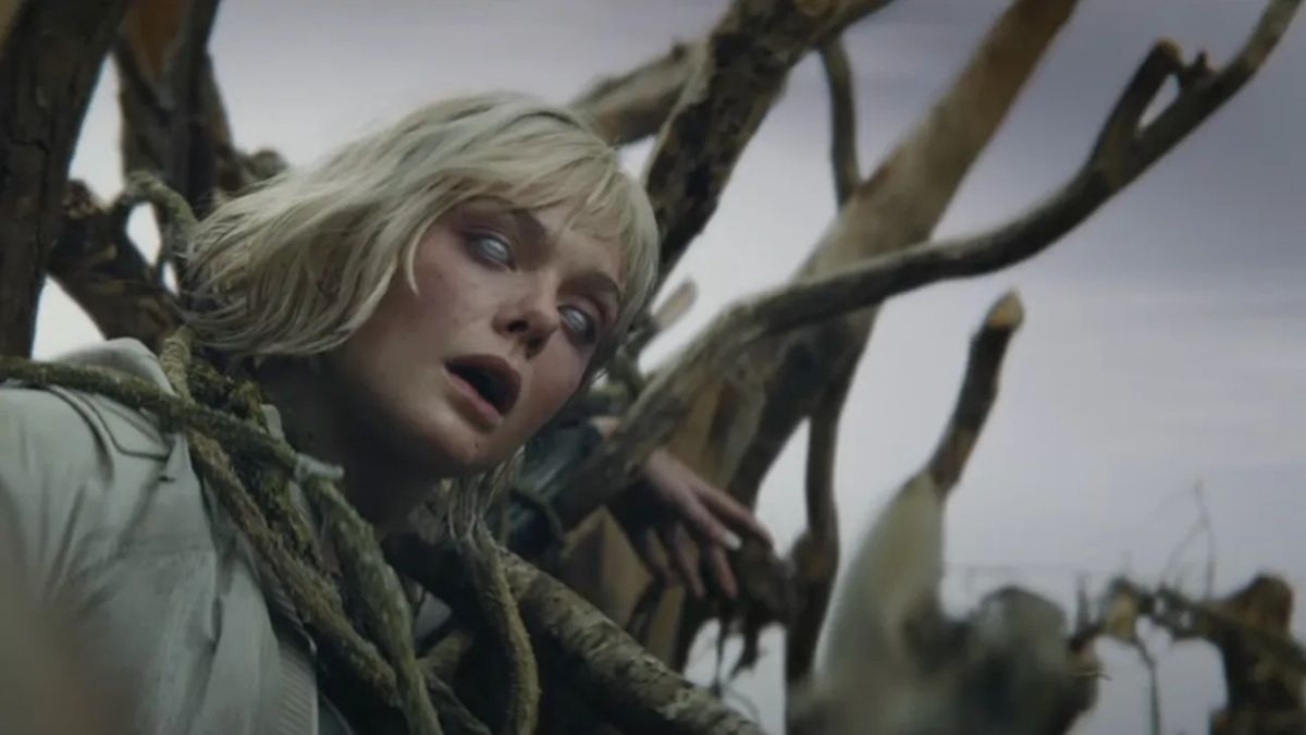 Elle Fanning w filmie "Predator: Strefa zagrożenia"